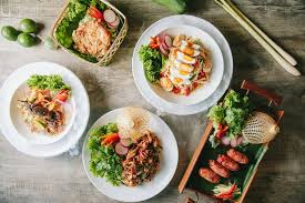 Ped phat bai gra prao entenfleisch mit chili, basilikum, paprika, zwiebeln, bambus und reis. Lunch Menu Thai Delivery Sugar Spice Cambridge Ma