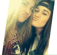 Ellie Perry (@ElliePerryy)