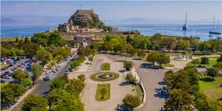 Σπιανάδα»: Το νησί στο Ιόνιο που έχει τη μεγαλύτερη πλατεία των Βαλκανίων!  – Γαργαλιάνοι Online – Οι ειδήσεις και τα νέα της Μεσσηνίας και της  Πελοποννήσου στην ώρα τους!