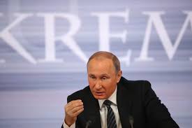 Screenshot aus dem film ein palast für putinscreenshot youtube. Putin S Shaky Tsardom The New Yorker