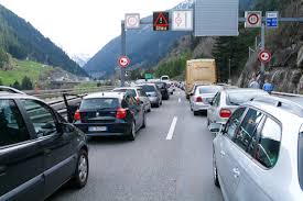 Den gotthard vejtunnel i schweiz løber fra broager i kantonen uri på sin nordlige portal, til airolo i ticino mod syd, og er 16,9. Over An Hour Wait In Gotthard Tunnel For Holiday Weekend The Local