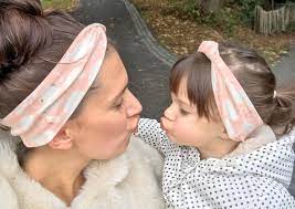Check spelling or type a new query. Cool Mom Lara Minime Nl