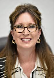 Manatee School Board unanimously votes to extend Saunders' contract