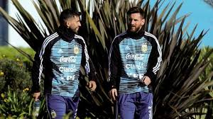 The chat and the comment section were full of questions about messi and aguero's instagram username change. Eks Pelatih Argentina Senang Sergio Aguero Bergabung Ke Barcelona Bola Tempo Co