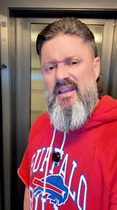 Well, we made it to Milwaukee… and I didn't even lose a saddlebag or my  mind (completely). 😅 Catch me at the Harley-Davidson Homecoming this  Friday, July 11th from 4–6PM at Veterans