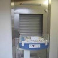 La culla della vita è una piccola casetta in mattoni, una ruota degli esposti in versione moderna, situata nel compendio dell' ospedale del ponte il cui accesso avviene dalla strada all'angolo tra via l. Napoli Perche Lasciarli Sotto Il Sedile Di Un Treno Meglio Una Culla Termica Hi Tech Ai Bi Amici Dei Bambini