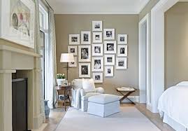 الصور في غرفة النوم فوق الصورة السرير