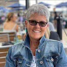 Yesterday, Kara Strickland, RIO's Intellectual Property Advisor, was the  recipient of Memorial University of Newfoundland's President's Award for  Exemplary Employees