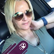 Los Hermanos Caza Caimanes de Carolina PR was live.