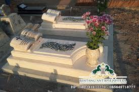 Model makam kristen minimalis pusat marmer tulungagung merupakan sentra kerajinan marmer terbaik, dan berkualitas semua kerajinan yang diproduksi berbahan baku batu marmer asli produk lokal dari kota tulungagung, yang terkenal dengan kota penghasil marmer terbaik dan berkualitas. Model Kuburan Katolik Minimalis Makam Katolik Marmer Pabrik Marmer Tulungagung