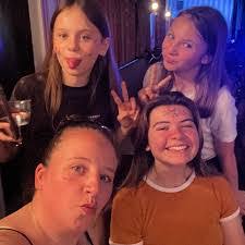 Emma Bartlett's Instagram, Twitter & Facebook