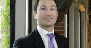 Svindeldømt CBS-adjunkt deler vandene