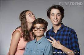 Isa and gaby, a couple in their forties, parents of 3 children from 8 to 16 years, strive to be up to their task, while juggling their marital duties. Laetitia Lucie Fagedet Jules Eliott Tiberghien Et Paul Martinet Orfeo Campanella Les Trois Ados De Parents Mode D Emploi Puretrend