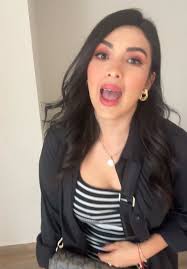 Amor y Reacciones Divertidas en Pareja