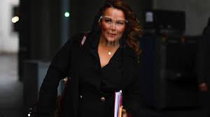 Logan es de derecha, y le gusta hacer show para salir en la prensa. Concejal De Maipu Asegura Que Cathy Barriga Hizo Millonario Gasto En Peluches