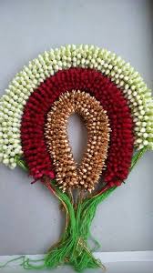 Want more wedding flower alternative inspiration? Wedding Hair Accessory Indianwedding Indanbrides Indianhairstyle Floralbling For Fu Bridal Hair Decorations New Bridal Hairstyle Indian Bridal Hairstyles
