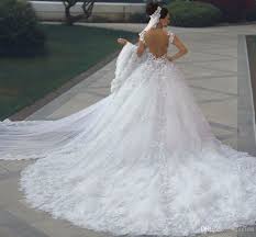 I Want To Sell My Designer Wedding Dress In 2020 Lace Sweetheart Wedding Dress Wedding Dress Fabrics Wedding Dresses Lace