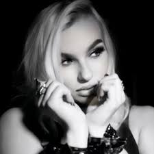 SINGER LIZA JANE JOINS THE WEEKLY'S PODCAST TO TALK MUSIC BUSINESS SUCCESS,  L.A. LIFE & BEING FROM KEY WEST