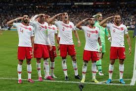 Laatste nieuws, uitslagen, statistieken, foto's en video's van turkije op msn sport. Turks Elftal Zorgt Opnieuw Voor Ophef Met Militair Saluut Voetbal International