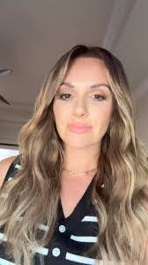 Jennifer Krooswyk's Instagram, Twitter & Facebook