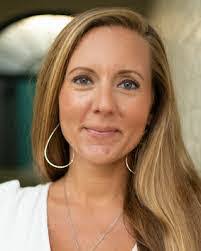 Erin Kron's Instagram, Twitter & Facebook