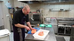 Adresse, téléphone et horaires d'ouverture. Le Vendredi Au Restaurant Le Carouge A St Pierre D Albigny Le Menu Est Tres Poisson