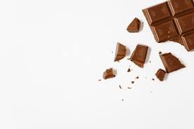 Barra De Chocolate Rota Sobre Fondo Blan Free Photo Freepik Freephoto Fondo Patron Comida Patron Chocolate Chocolate Bar Chocolate Packaging Design
