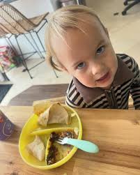 Sweet moments around the table 🤍 We love getting to be a small part of  family traditions and sweet memories shared together. These are the moments  they'll remember for a long time.