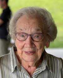 Roxana Wilson's Instagram, Twitter & Facebook