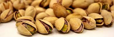 Il pistacchio sgusciato crudo è molto diverso da quello che si trova comunemente in commercio. Tutte Le Proprieta Del Pistacchio Scopri Perche Fa Bene