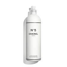 Des notes hespéridées et fraiches celles de la journée si j'ai l'occasion et talc pour les années 20 grâce aux aldéhydes ernest. Chanel N 5 Parfums Et Fragrances Femme Chanel