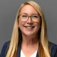 Laurie Mapes's Instagram, Twitter & Facebook