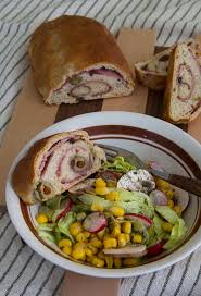 Se trata de un pan casero relleno de jamón, beicon, aceitunas y pasas. Koch Mein Rezept Exotisches Schinkenbrot Pan De Jamon Aus Venezuela