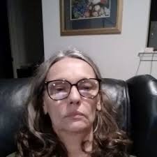 HAVING A MOMENT!!!! 😭 Less than 2 years after starting Miss Excel out of  my childhood bedroom, I am reading about my mindset journey in a 6 page  spread in the April