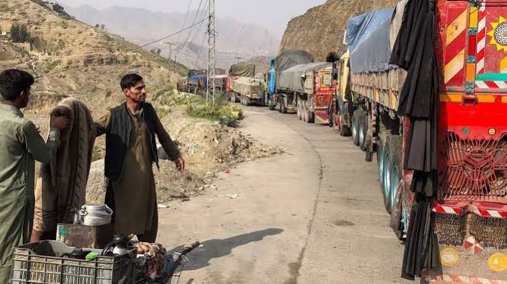Chaman border crossing partially reopens after Pak-Afghan ceasefire