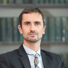 Les élus des zones dites tendues ont dorénavant les coudées franches pour  réguler les meublés de tourisme, grâce à la loi "Anti-Airbnb" votée le 7  novembre dernier par les députés et deux