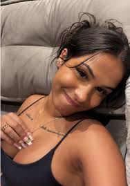 Vídeo de Julia Sousa (@pretinhararaa_) relacionado a 2 seconds jhene aiko