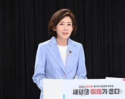 서울=뉴시스최서진 기자 = 나경원 전 의원이 9일 어제 토론회 도중 제가 잠시 울컥했던 모습에 다소 놀라셨나보다라며 정치의 비정함이 잠시 저를 힘들게 했다라고 설명했다. Urcx4onpux5sam