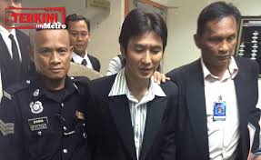 Assalamualaikum dan hi guys✨ harini kita buat vlog pergi ke majlis perkahwinan zamani dan juliana zamani dah kahwin guys ✨ #zamanikahwin #zamanidanjuliana. Zamani Of Slam The Man Videoed By Police As He Sang In Handcuffs Escapes From Drug Rehabilitation Centre Weehingthong