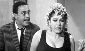 ولدت شويكار في 24 نوفمبر 1938، لأب تركي وأم شركسية، واكتشفها المخرج فطين عبدالوهاب وأقنعها بدخول عالم التمثيل، ولمعت في فترة الستينيات بعدد كبير من الأعمال الفنية على خشبة المسرح وشاشة السينما. ÙƒÙˆØ§Ù„ÙŠØ³ Ù„Ù‚Ø§Ø¡ Ø¯Ø§Ø®Ù„ Ù…Ù†Ø²Ù„ ÙØ¤Ø§Ø¯ Ø§Ù„Ù…Ù‡Ù†Ø¯Ø³ ÙˆØ´ÙˆÙŠÙƒØ§Ø± ÙÙŠØ¯ÙŠÙˆ