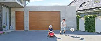 Wer dennoch eine garage selber bauen möchte, sollte über einen bauplan verfügen und kenntnisse über die verwendeten materialen besitzen. Fertiggaragen Nach Mass Individuelle Garagen Von Concept Beton
