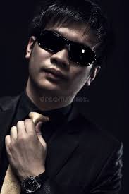 Nättljus I En Mans Glas. Futuristisk Cyberstudio Portrait. Techno Glöd Och  Vibrant Cyberpunk-färg. Manlig Modell. Arkivfoto