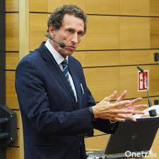 This indicates that they expect their self‐driving cars to be very safe. Julian Nida Rumelin Soziale Medien Gefahrden Demokratie Onetz