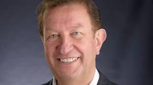 Rotorua councillor Trevor Maxwell honoured with award for outstanding  service