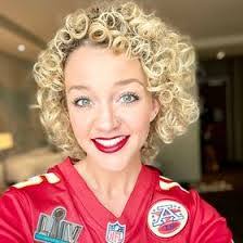 Kate Mcelligott's Instagram, Twitter & Facebook