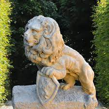 Rosen garten saga ongoing 0.0. Grosse Lowen Stein Skulptur Karuso