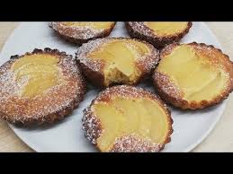 Petits Gateaux Moelleux Aux Poires Tres Facile Cuisine Rapide Youtube Gateau Moelleux Petit Gateau Moelleux Cuisine Rapide