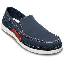 Discounted shoes, clothing, accessories and more at 6pm.com! Crocs Men Walu Accent Men Shoes