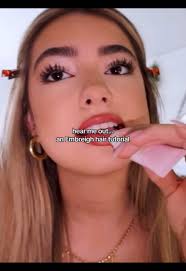 Embreighcourtlyn Hair Tut