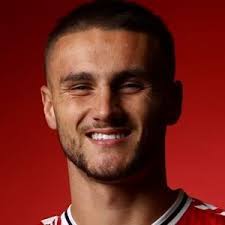 Profil Terbaru Taylor Jay Harwood Bellis